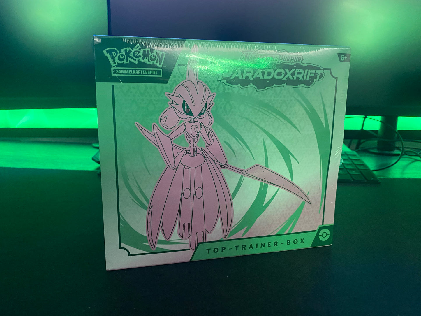 Pokémon KP04 Karmesin und Purpur Paradoxrift - Eisenkrieger - Top Trainer Box