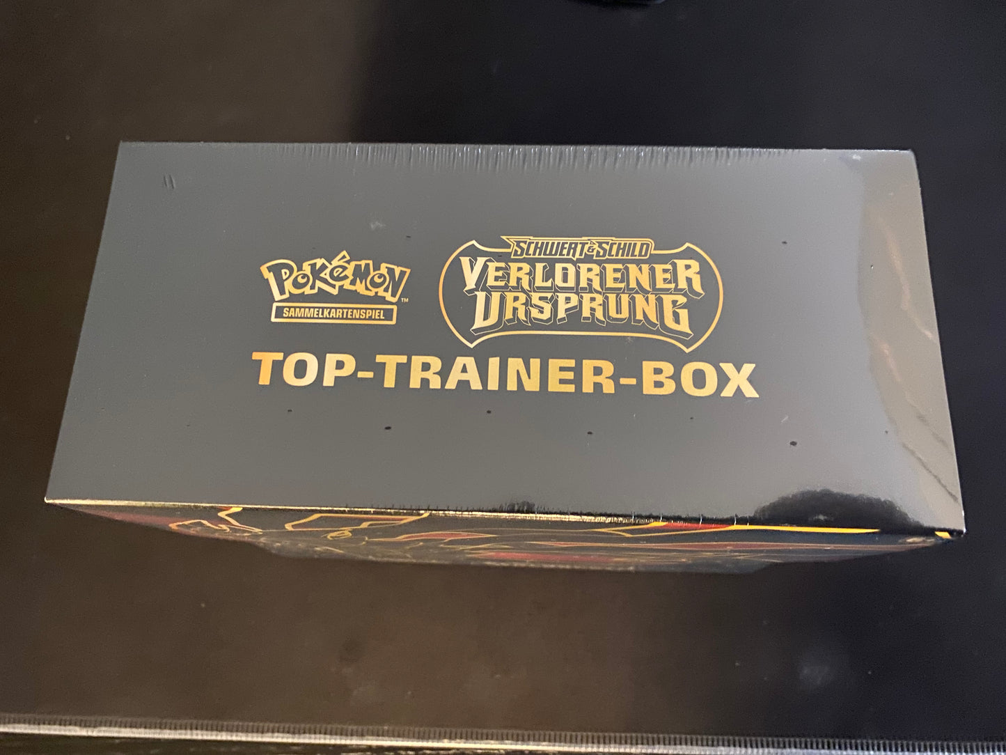 Pokémon SWSH11 Verlorener Ursprung - Top Trainer Box