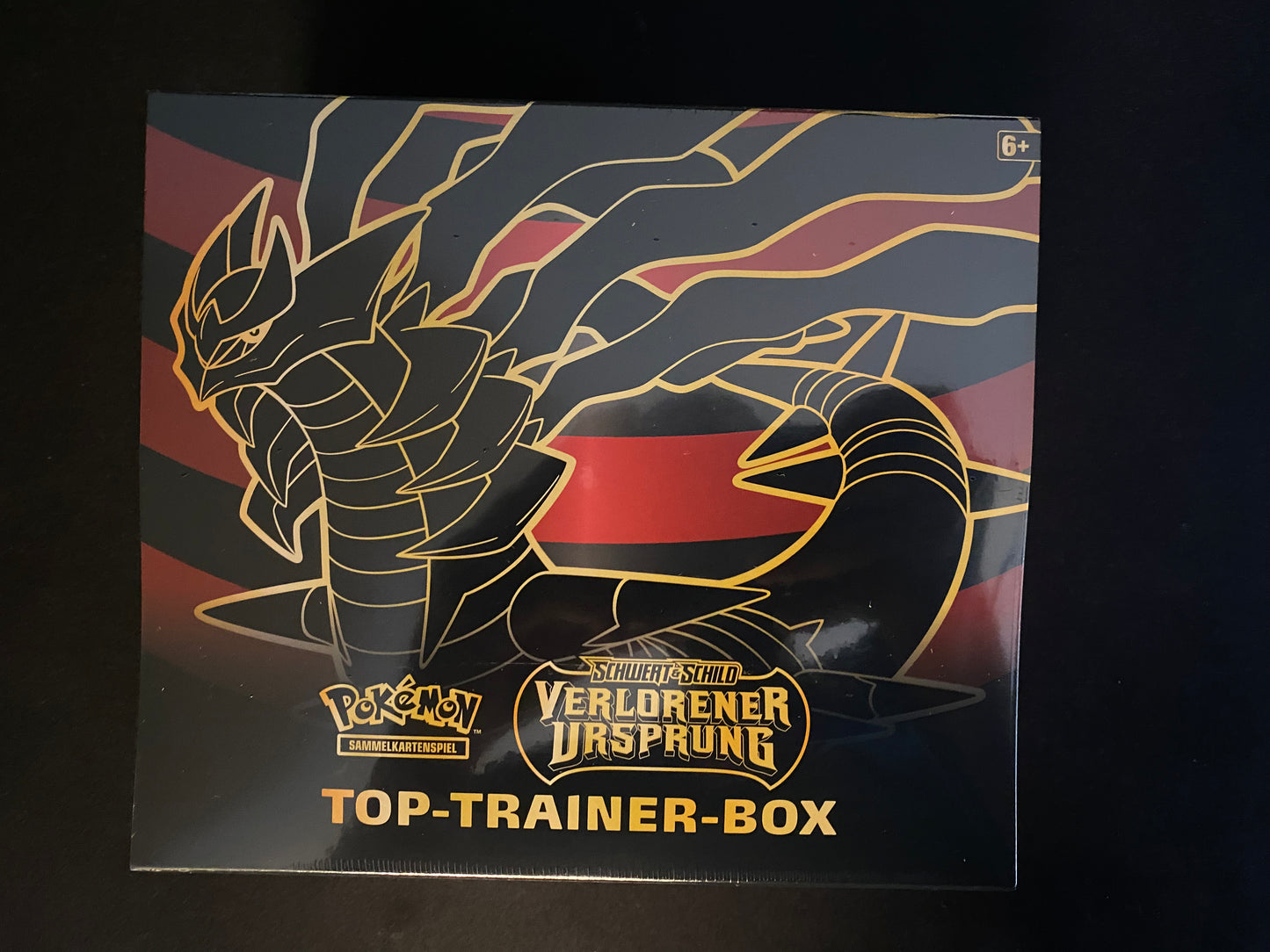 Pokémon SWSH11 Verlorener Ursprung - Top Trainer Box